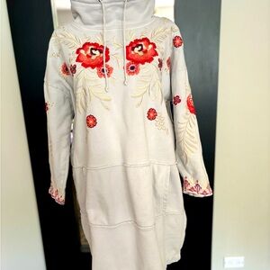 Johnny Was cotton embroidered tunic Size S. Gray background, multi embroidery